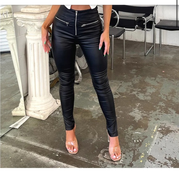 Brand New, THATS SO FETCH Magnus Pants. - Picture 2 of 2